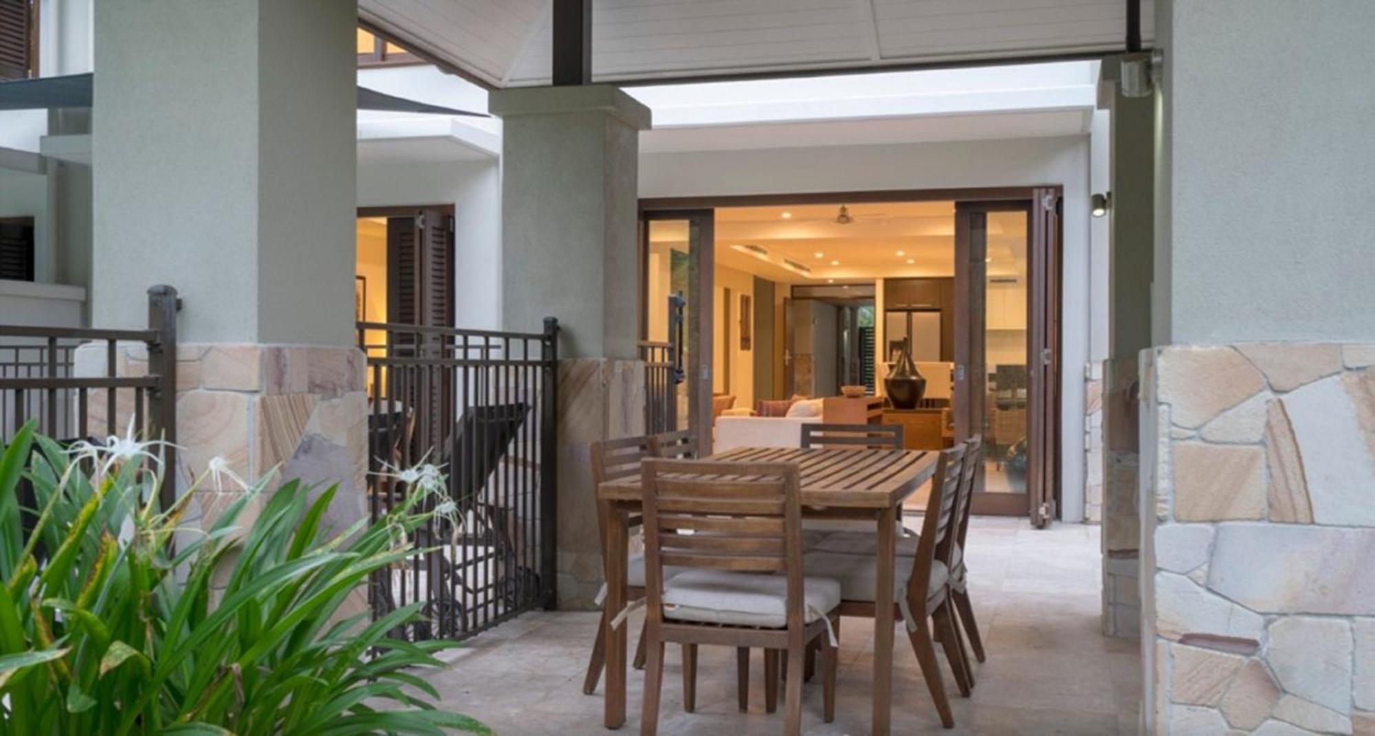 Luxury Apartments At Temple Resort And Spa Port Douglas Quarto foto